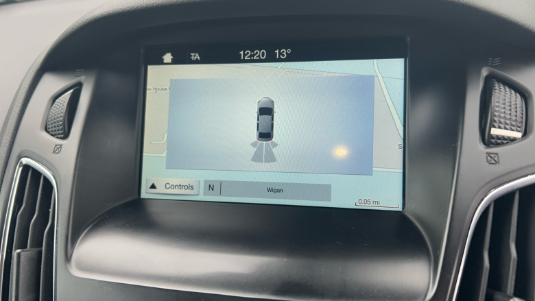 Ford Focus 1.0 EcoBoost 125 Titanium 5dr Petrol Hatchback